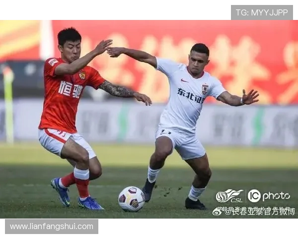 浙江队鏖战长春亚泰激烈对攻上演秋日绿茵胜负之争