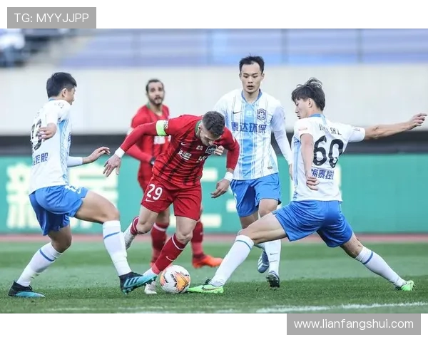 天津泰达迎战辽宁开新期待激烈对决展现足球魅力与团队精神 天津泰达迎战辽宁开新期待激烈对决展现足球魅力与团队精神